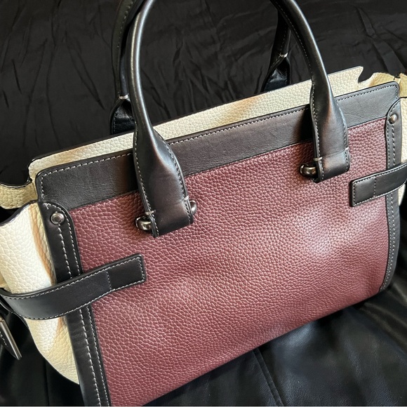 Coach - Special Edition Swagger Colorblock - Picture 6 of 11